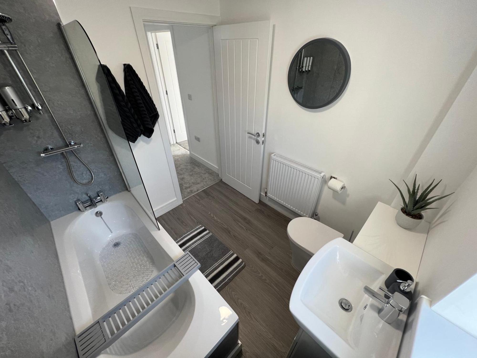 Modern, Two Double Bedroom House With Free Parking Chepstow Eksteriør billede