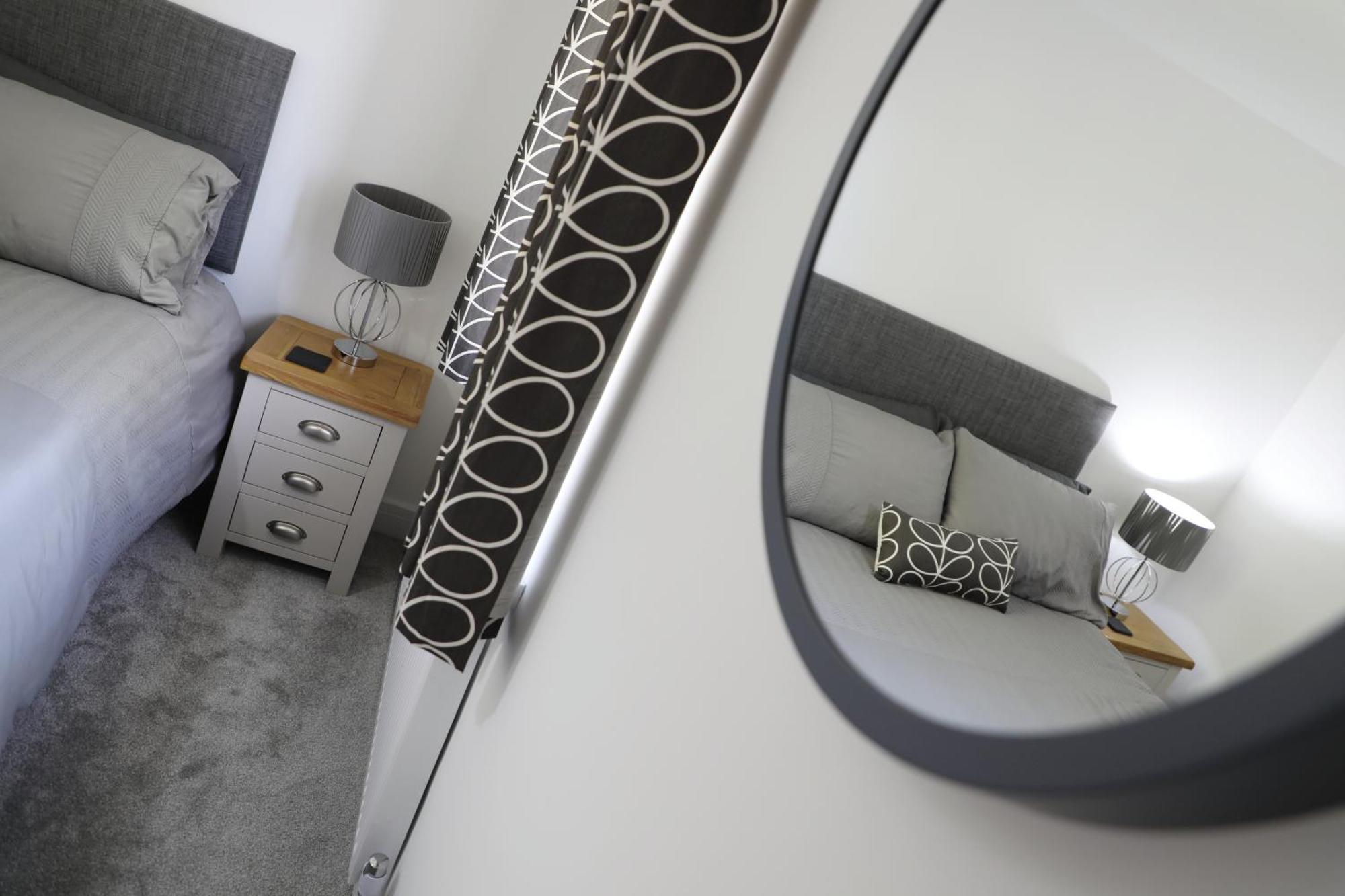 Modern, Two Double Bedroom House With Free Parking Chepstow Eksteriør billede