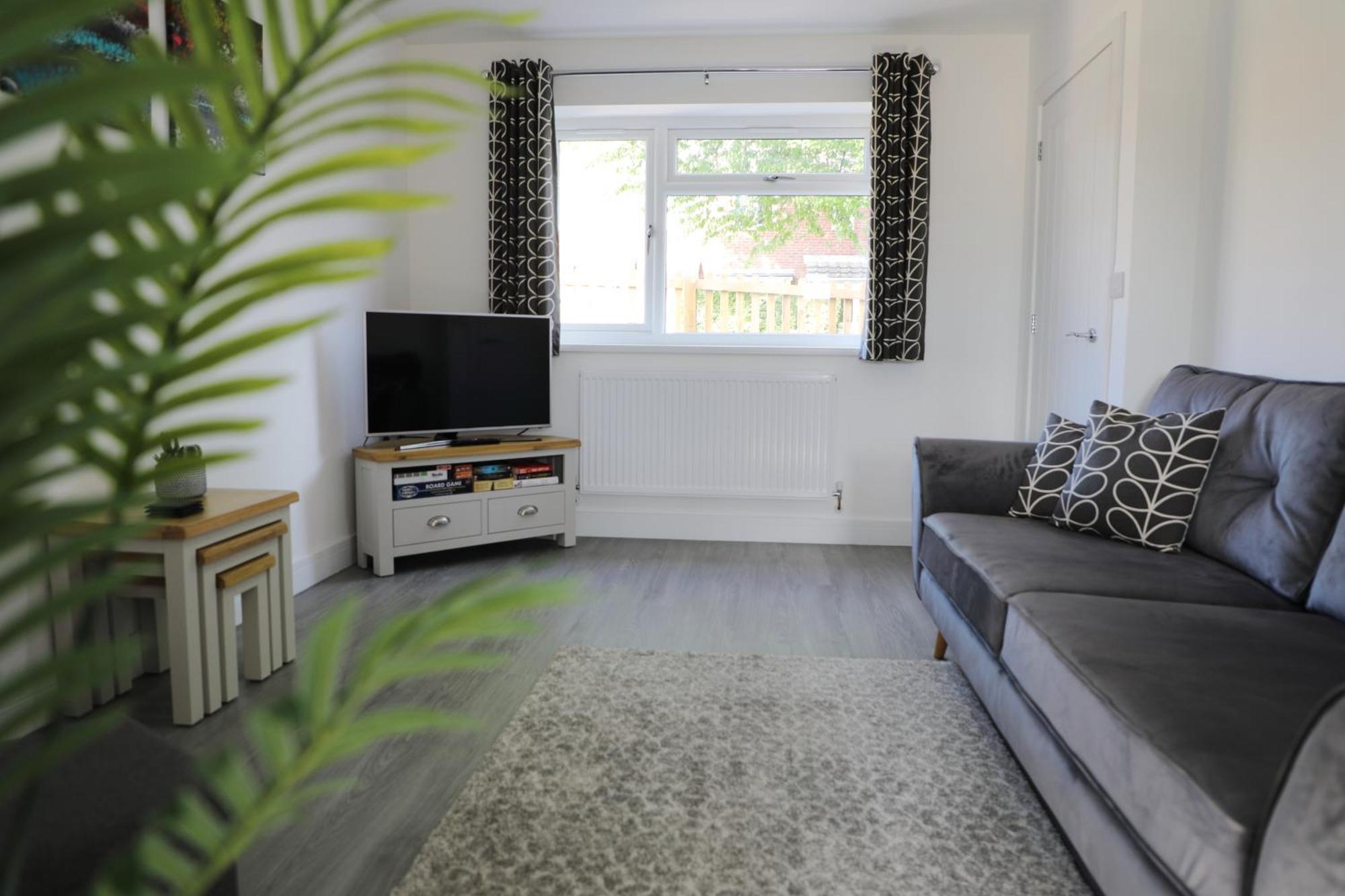Modern, Two Double Bedroom House With Free Parking Chepstow Eksteriør billede
