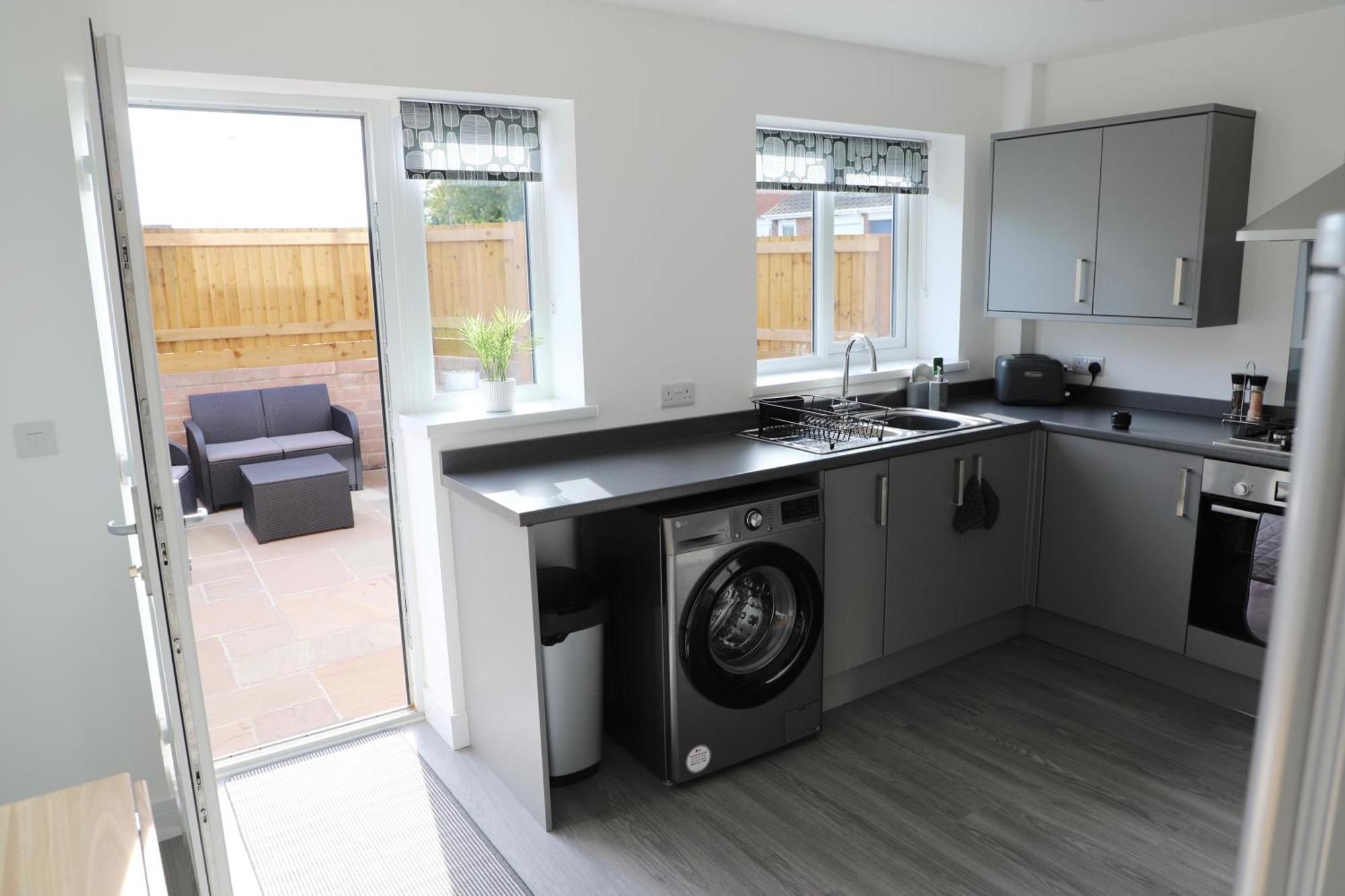 Modern, Two Double Bedroom House With Free Parking Chepstow Eksteriør billede